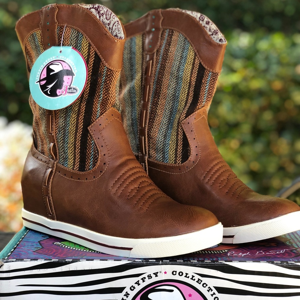 NIB Justin Gypsy Boots